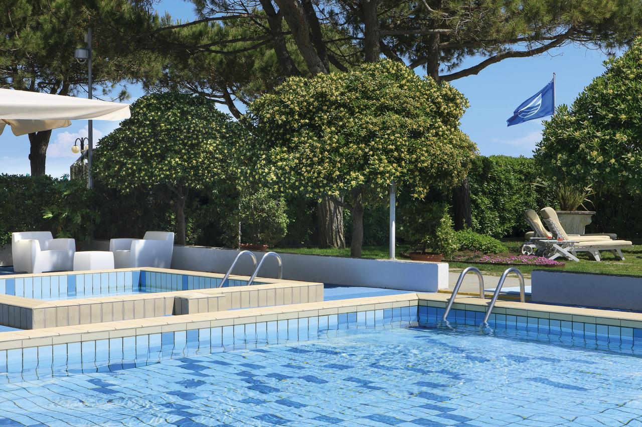 Hotel Croce Di Malta Lido di Jesolo Exterior photo